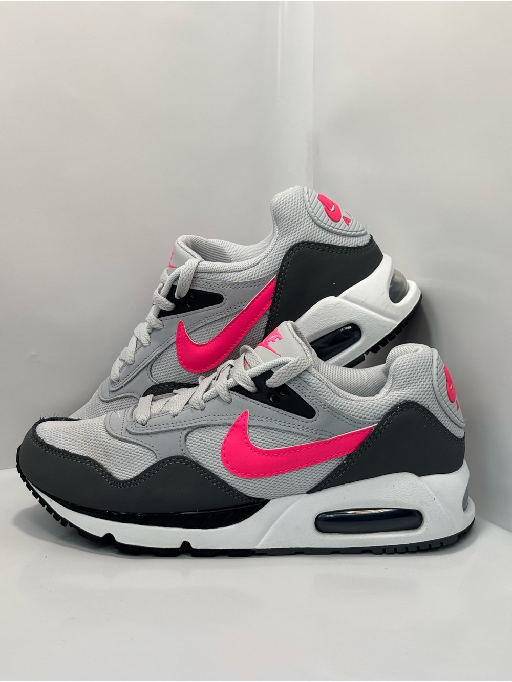 Nike Air Max Womens Size 7.5 Pure Platinum/Pink Flash Comfort Sneaker 511417-060